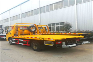 周家桥附近拖车救援搭电